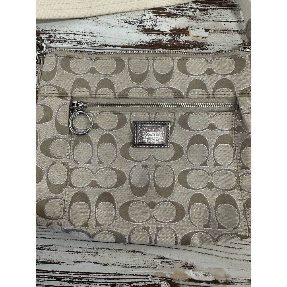 Coach Poppy Swingback Crossbody‎ Purse Silver Accents - Picture 9 of 11
